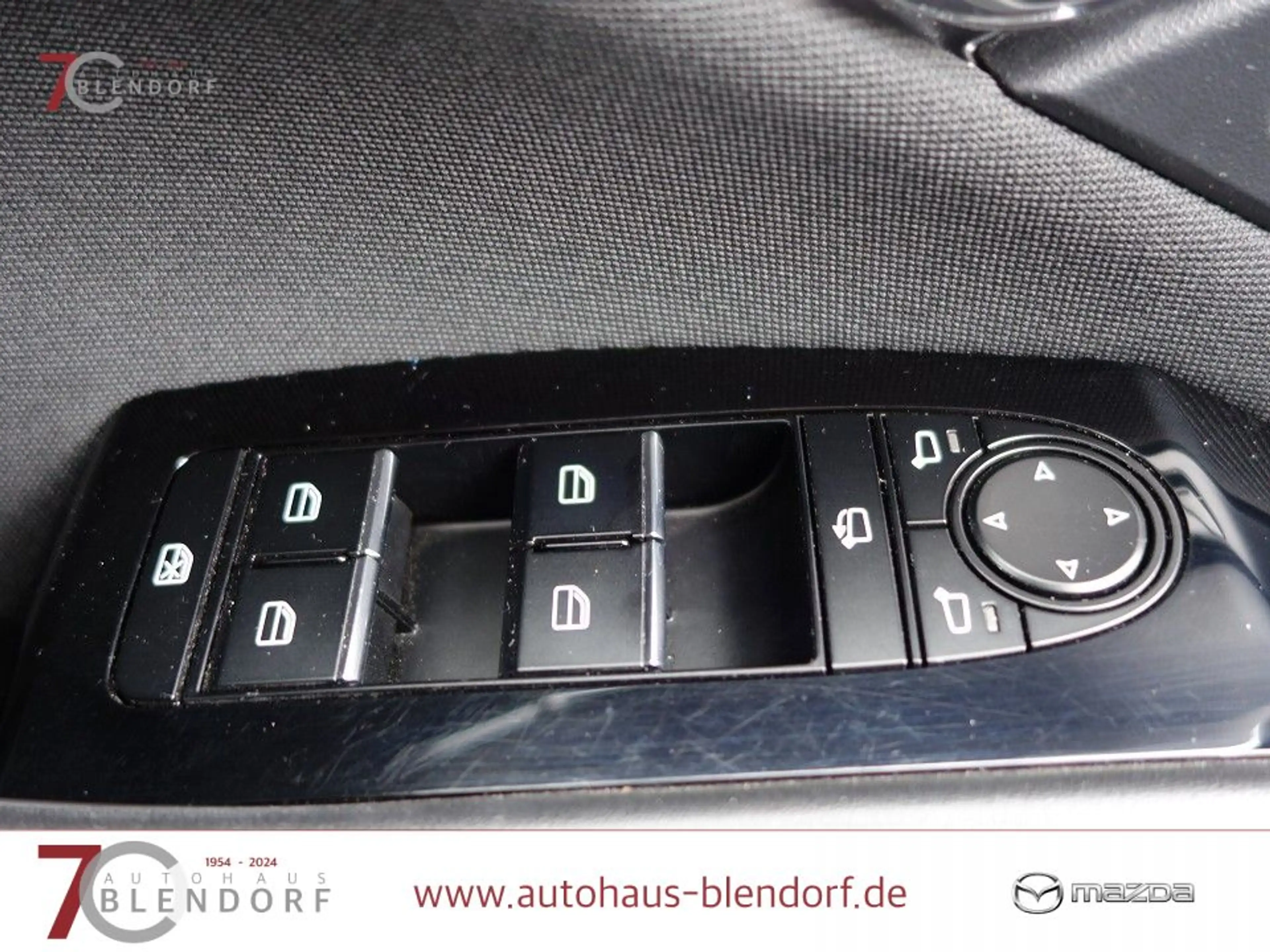 Mazda CX-30 Selection 122 Navigation|Kamera|PDC|Apple Carplay — photo 11