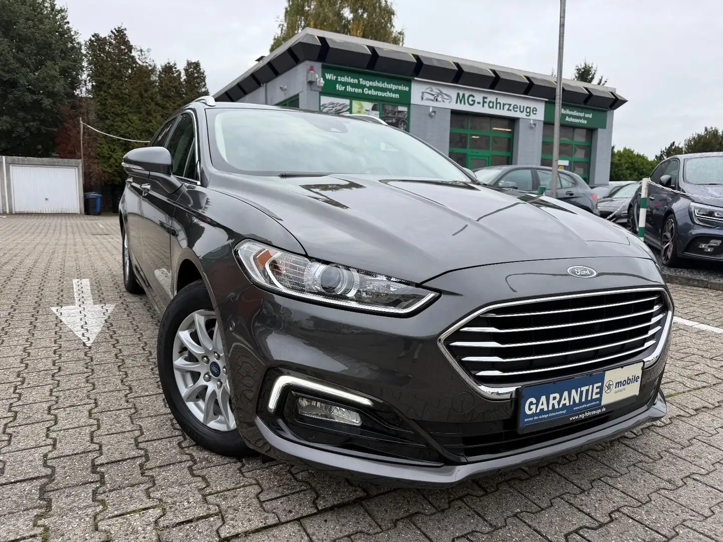 Ford Mondeo Turnier Business Edition NAVI KAMERA TOP Grau - 1