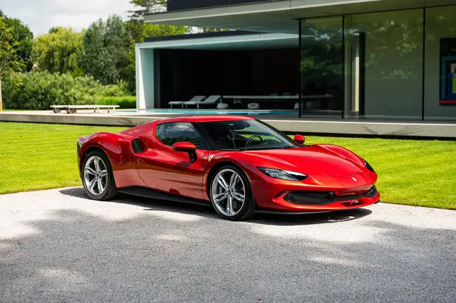 Ferrari 296 GTB ROSSO IMOLA/LIFT/CARBON/CARPLAY/DAYTONA SEATS