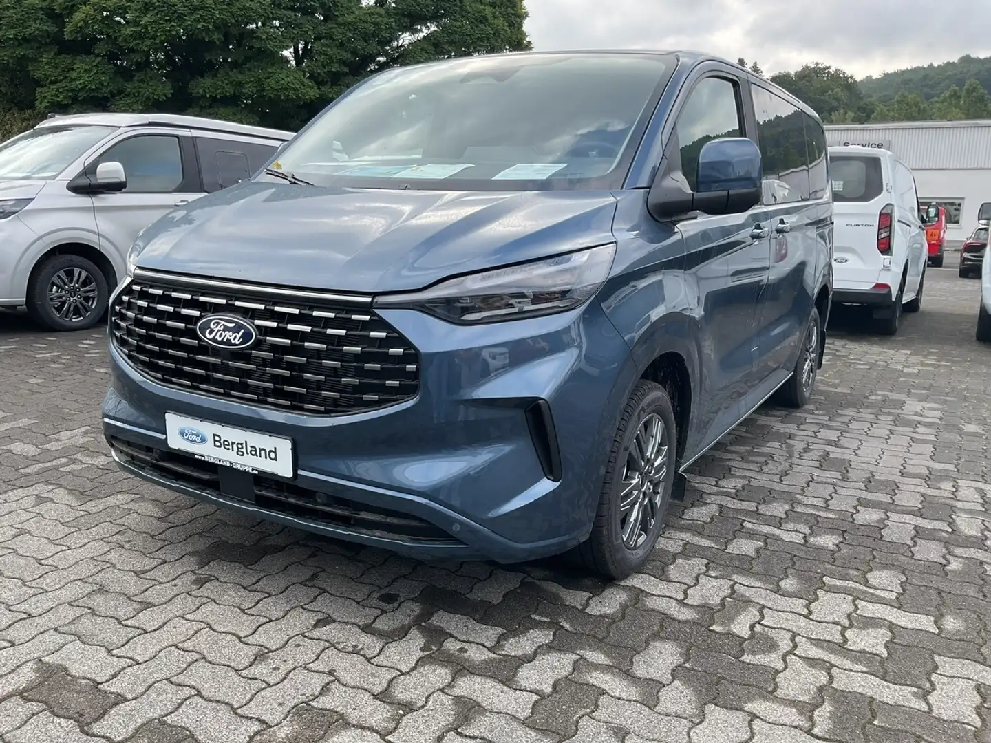 Ford Tourneo Custom 320L1 TITANIUM 2.0 (125 KW) 170PS Automatik Bleu - 2