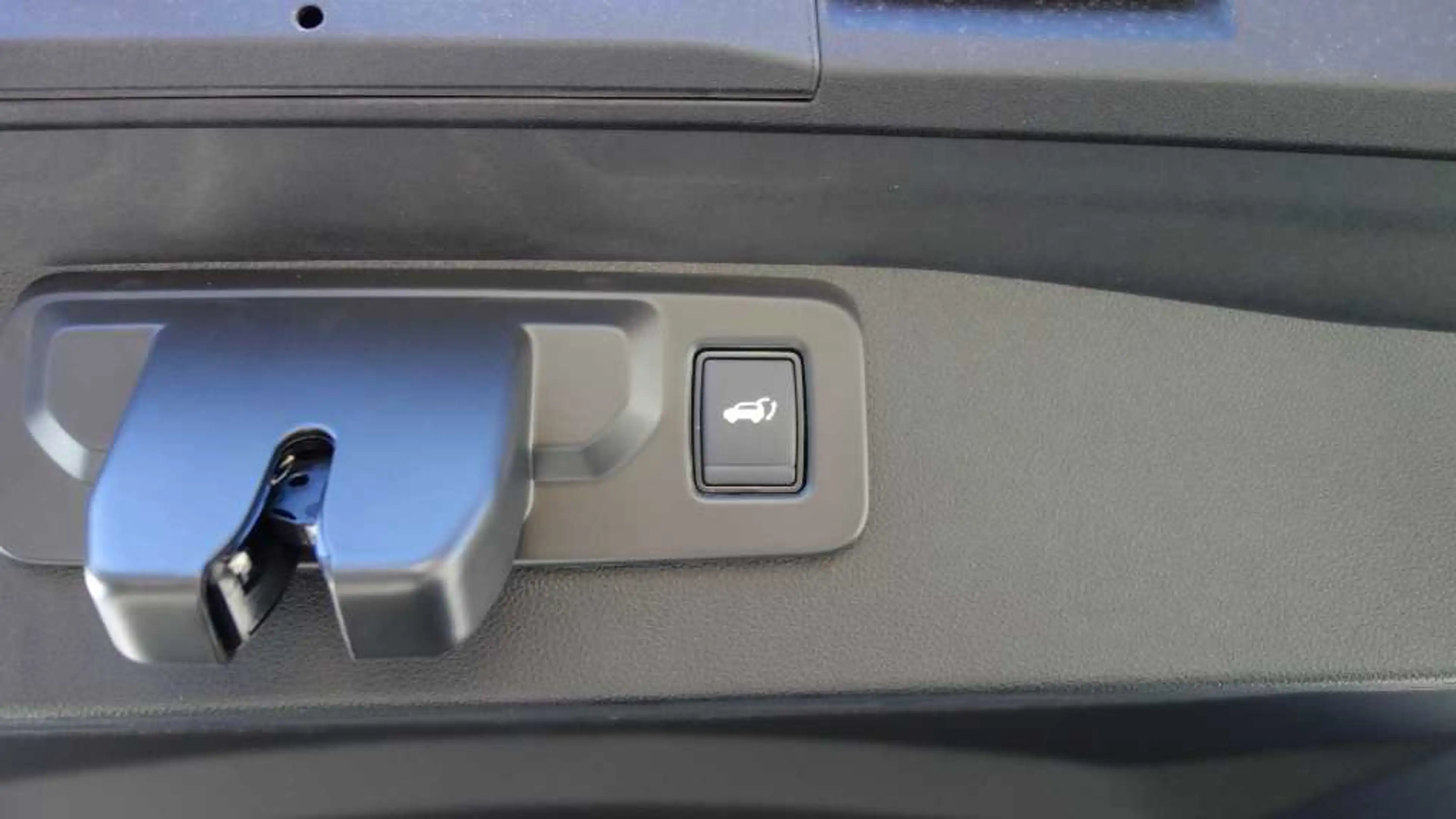 Mitsubishi Grandis Intro Edition 1.8 Hybrid — photo 7