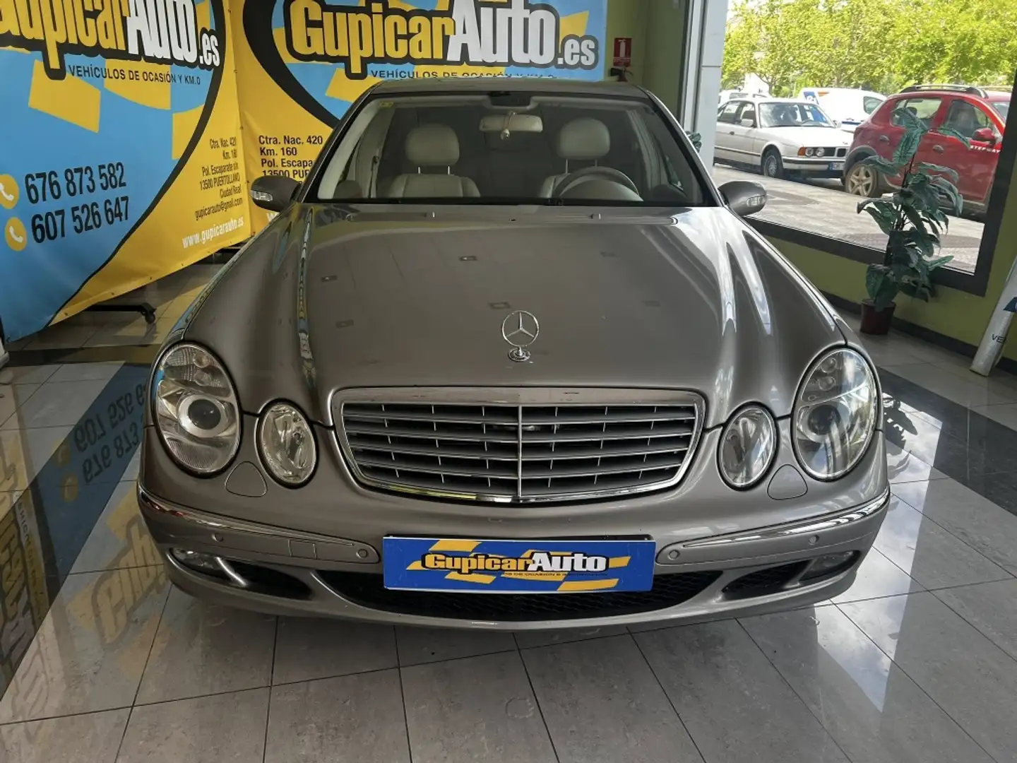 Mercedes-Benz E 320 CDI Aut. Beige - 2