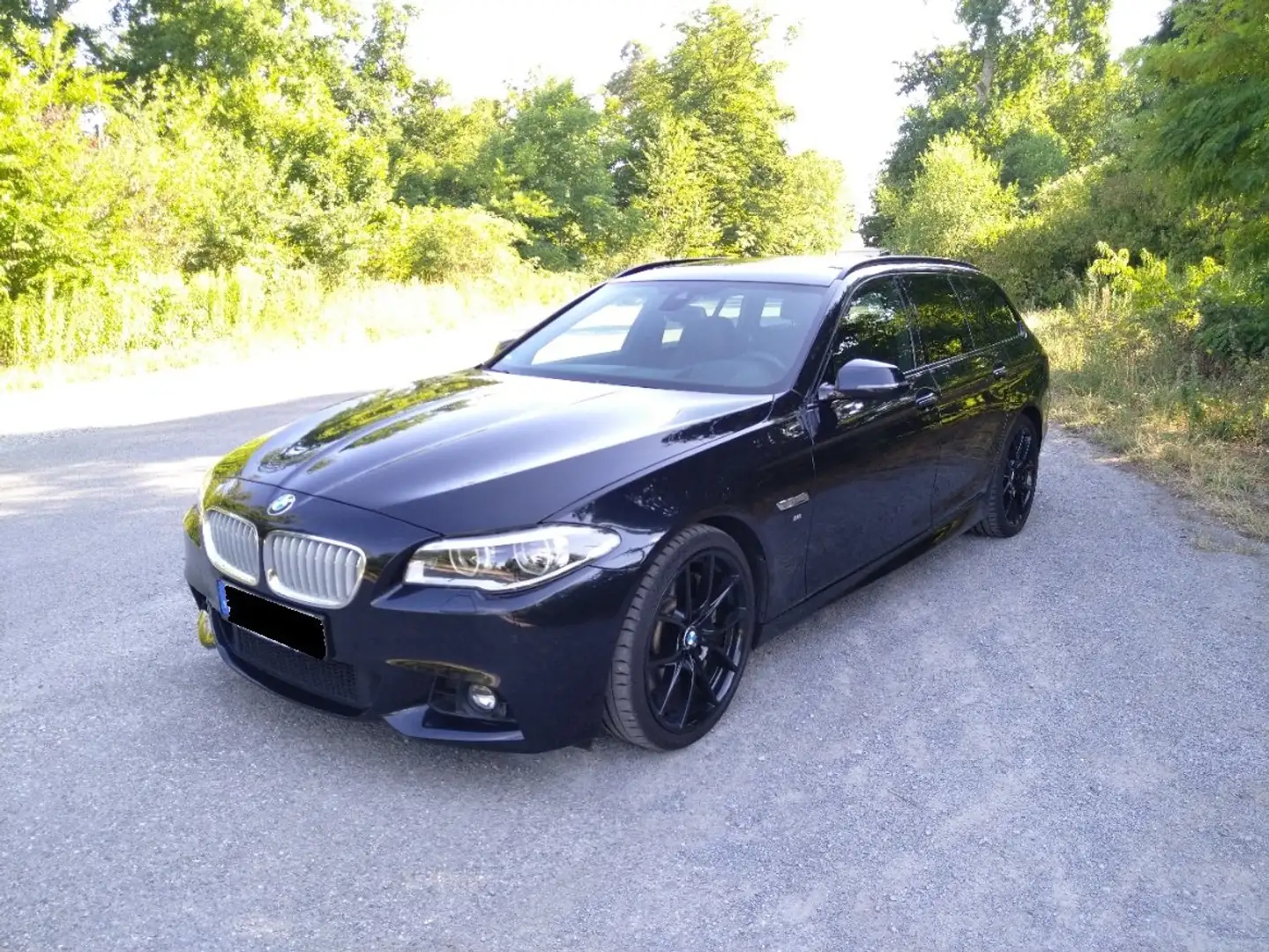 BMW 550 F11 550i LCI Touring Sport-Aut. M-Paket Negro - 1