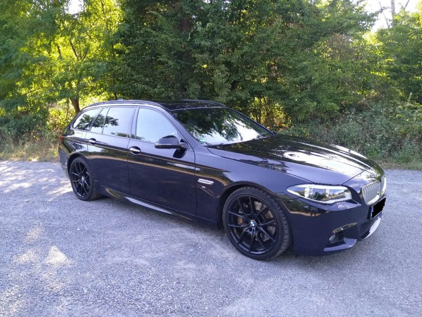 BMW 550 F11 550i LCI Touring Sport-Aut. M-Paket Negro - 2