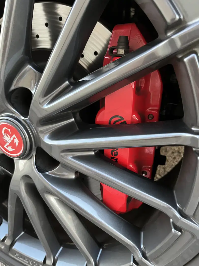 Abarth 695 1.4T JET 132KW - 2