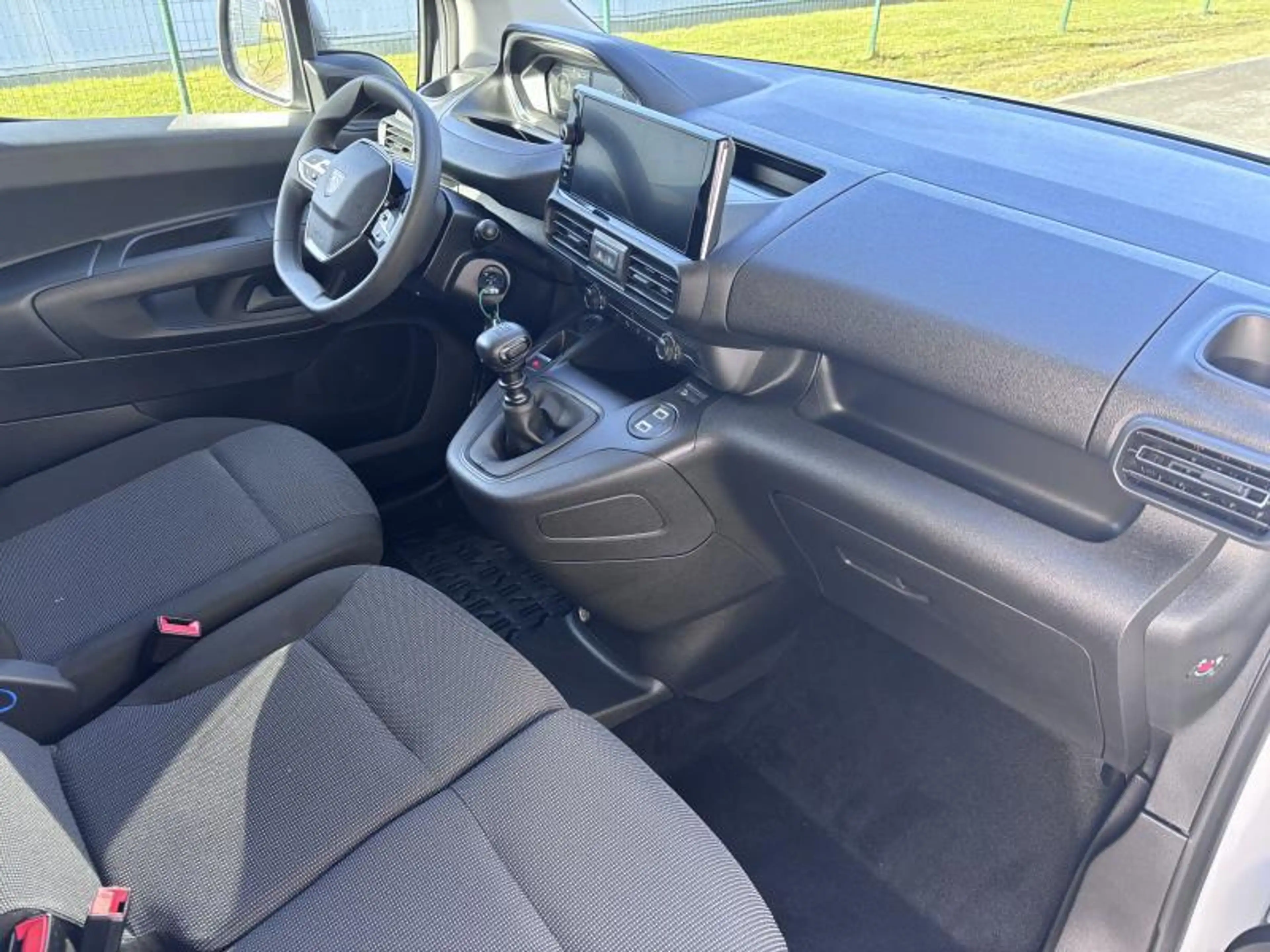 Peugeot Partner Standard Light 1.5 BlueHDI — photo 2