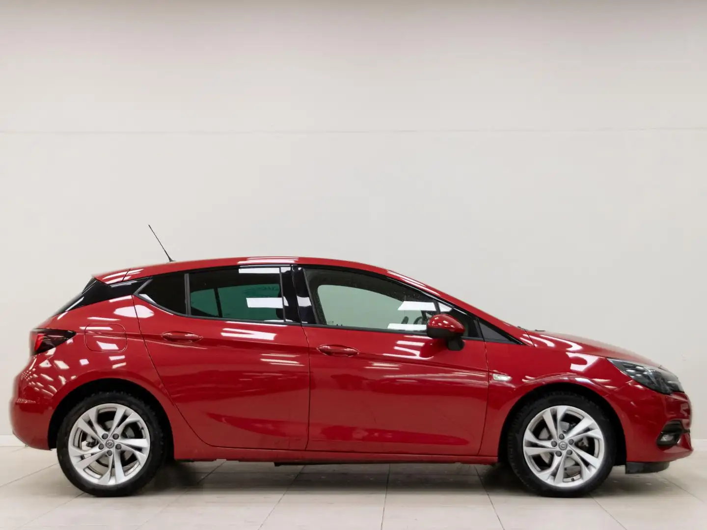 Opel Astra 1.2T SHT 96kW (130CV) GS Line Rojo - 2