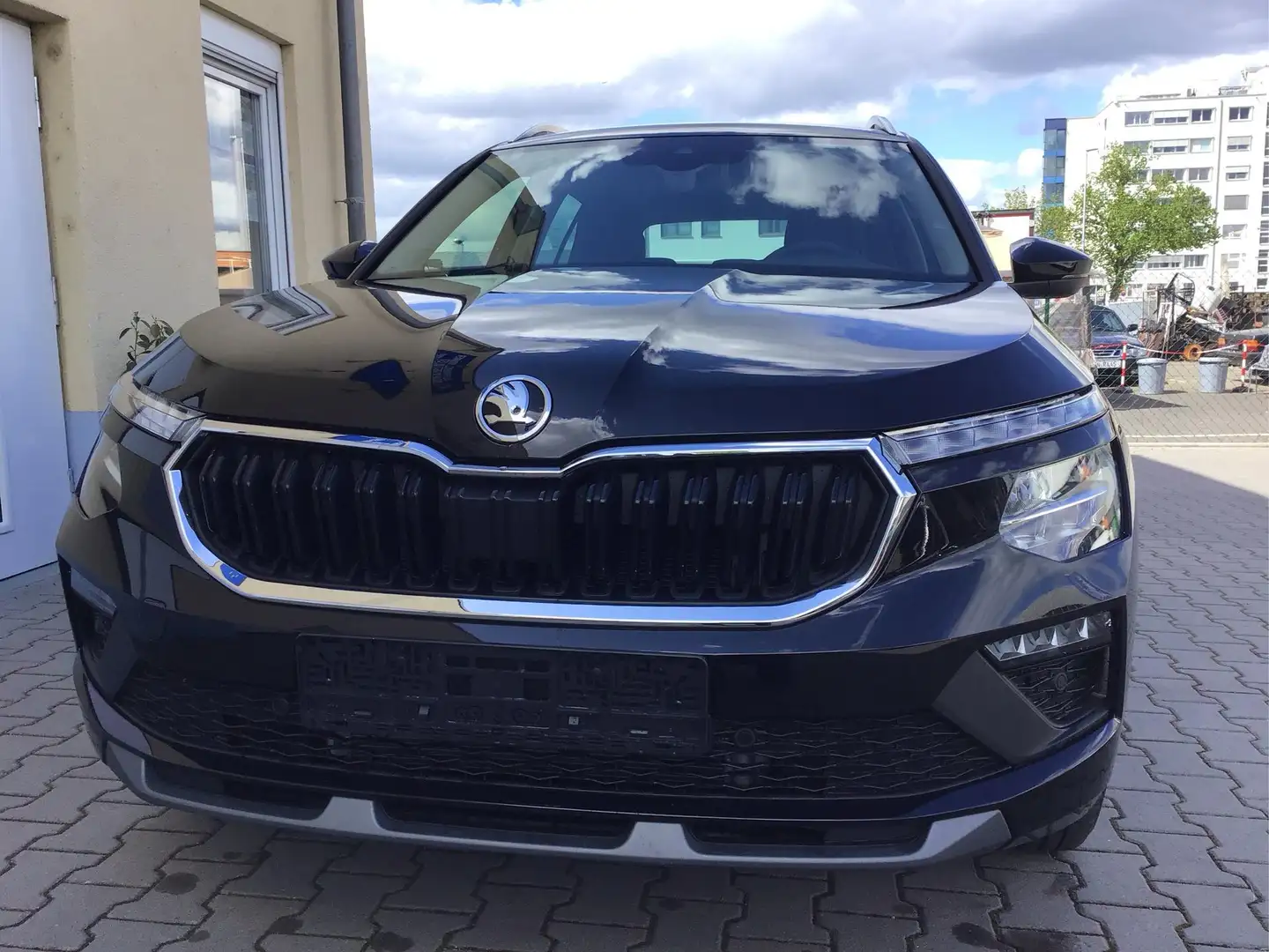 Skoda Kamiq Top Selection AHK Kamera PDC v+h KESSY 16 Zoll ... Schwarz - 2