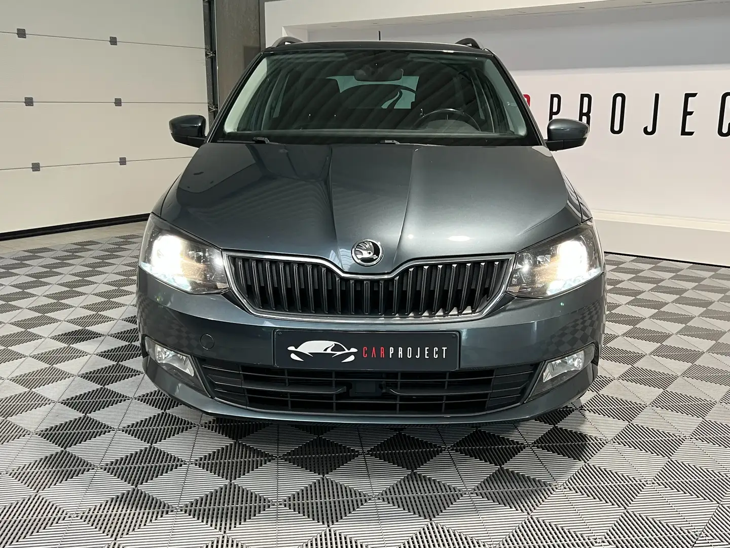Skoda Fabia Fabia SW 1.2 TSI 110CH DSG/GPS/PDC ARR/JA 15 Gris - 2
