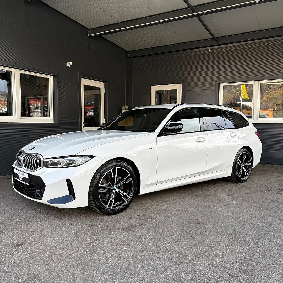 BMW 320 i Touring M-Sport Aut. Weiß - 2