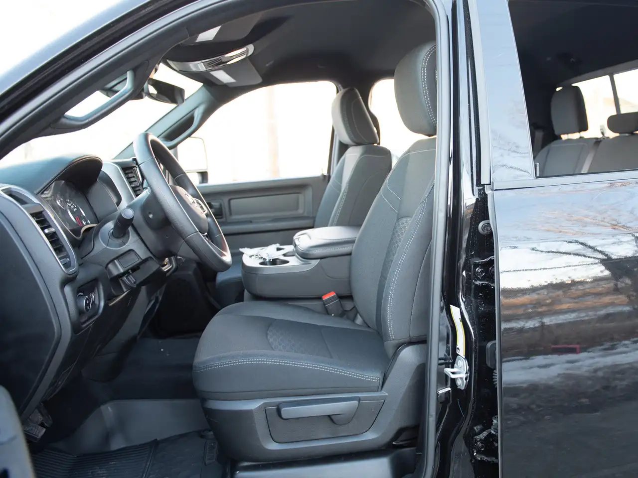 RAM 3500 снимка RAM 3500