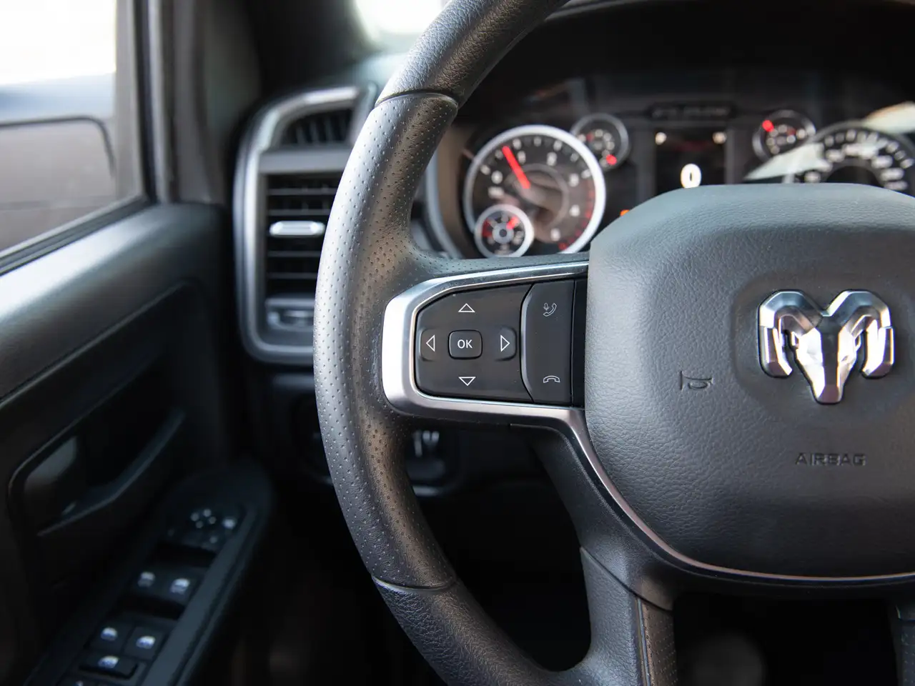RAM 3500 снимка RAM 3500