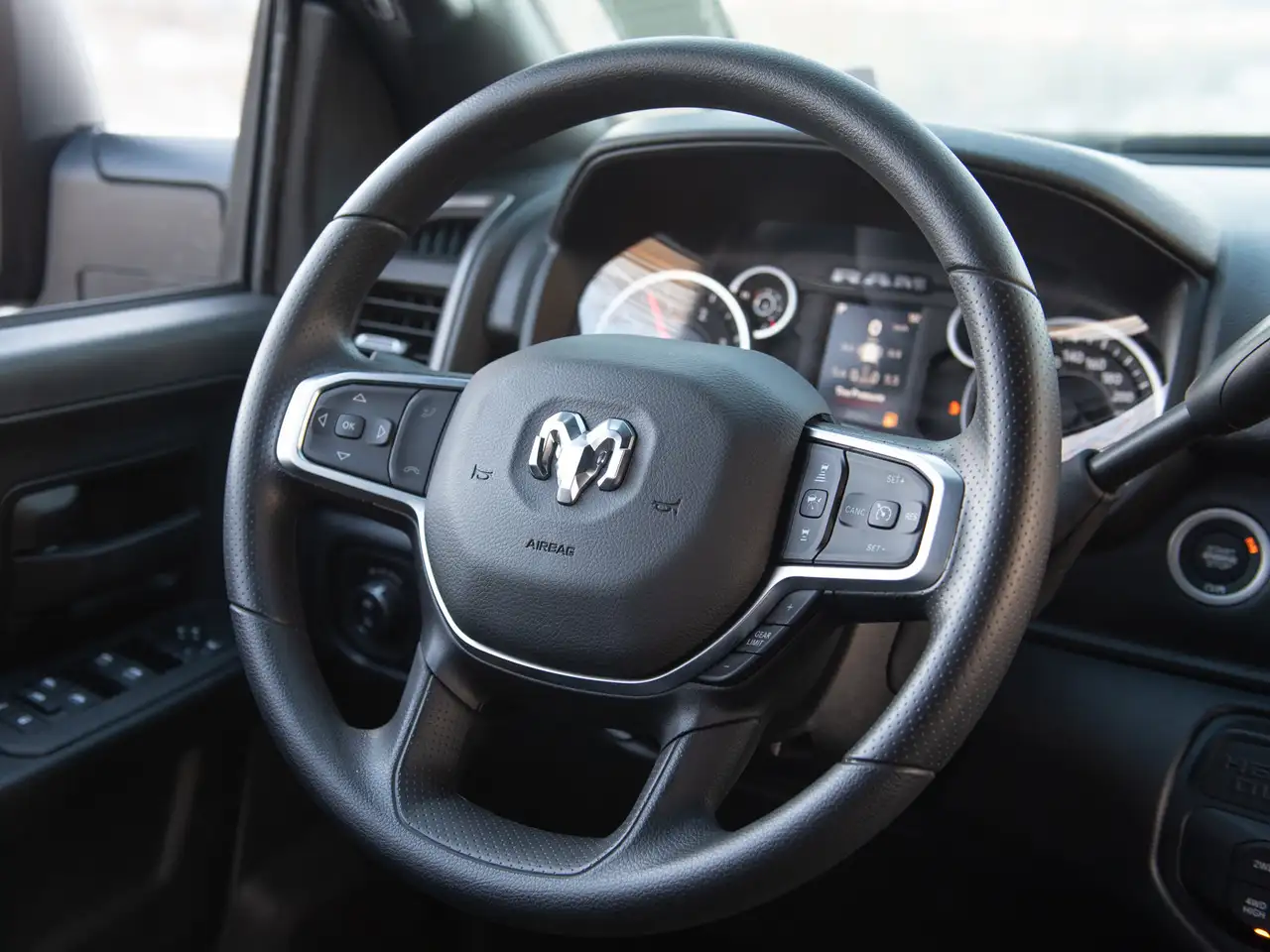 RAM 3500 снимка RAM 3500