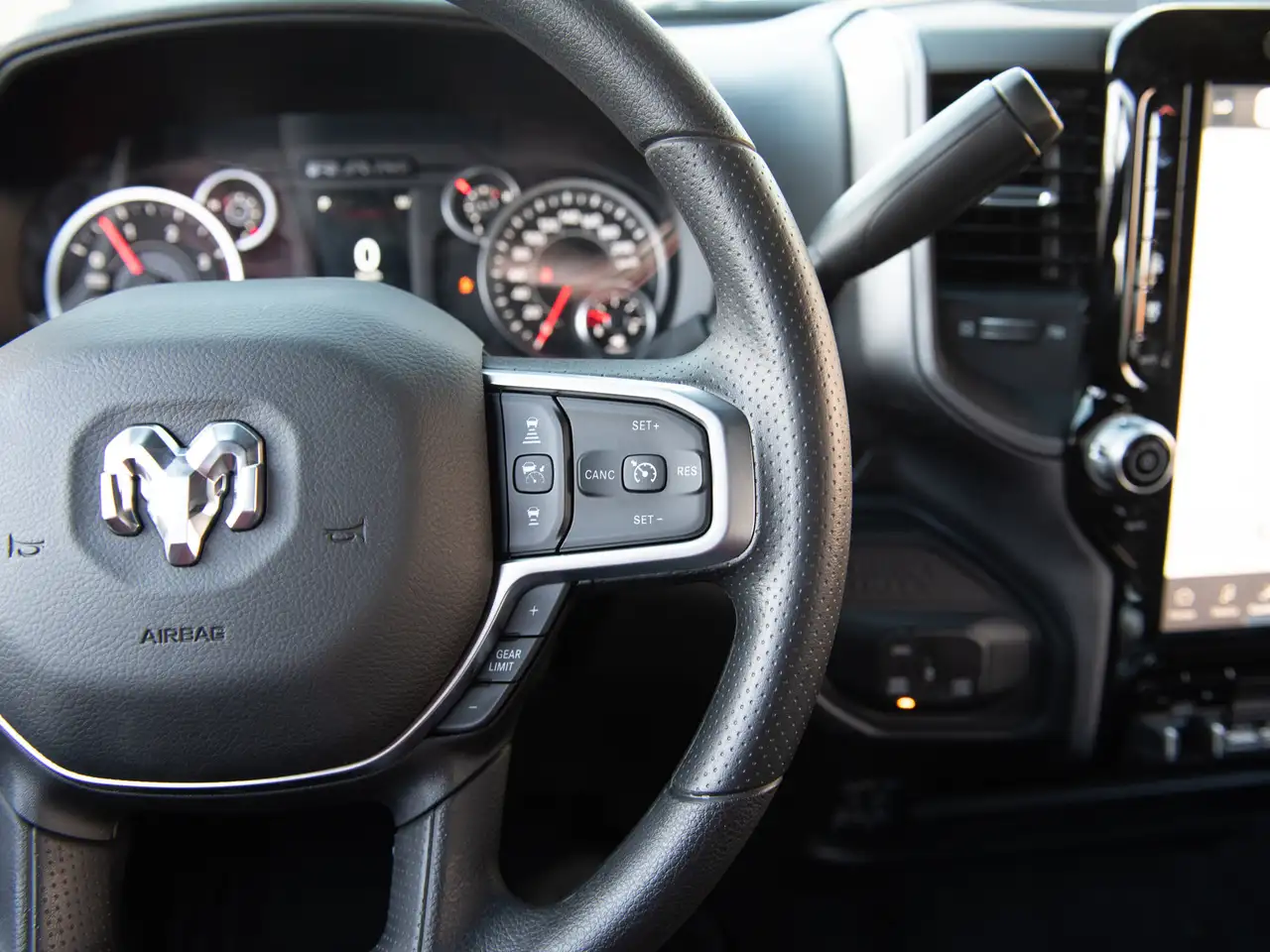 RAM 3500 снимка RAM 3500
