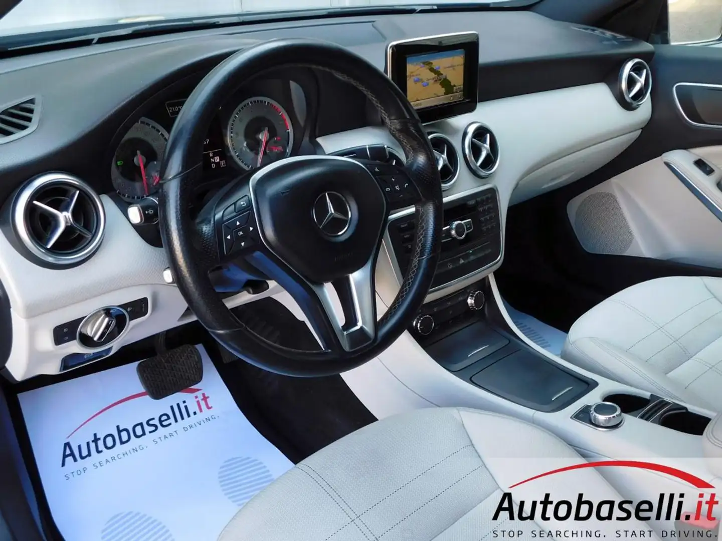 Mercedes-Benz A 180 180 SPORT AUTOMATICA 122CV Zwart - 2