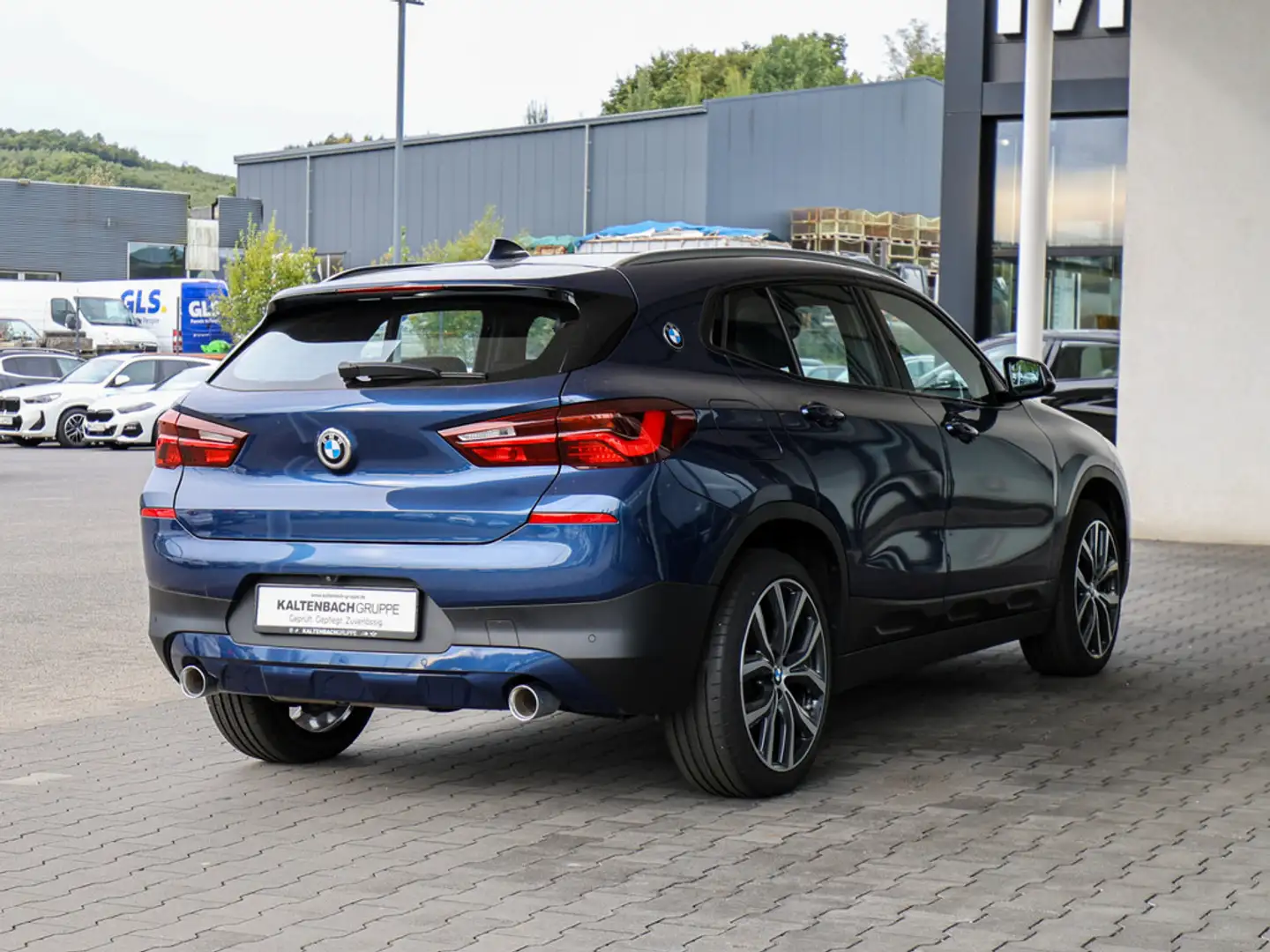 BMW X2 xDrive20d Advantage Plus PANO AHK ACC HUD Bleu - 2