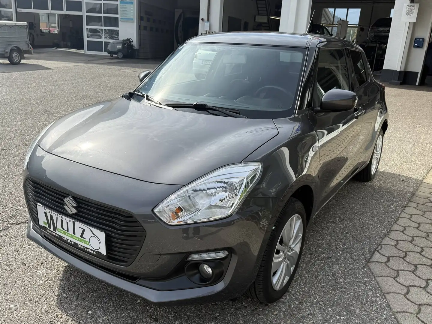 Suzuki Swift 1.2 ALLGRIP 4x4 | Erstbesitz | Servicegepflegt | Kamera Grau - 2