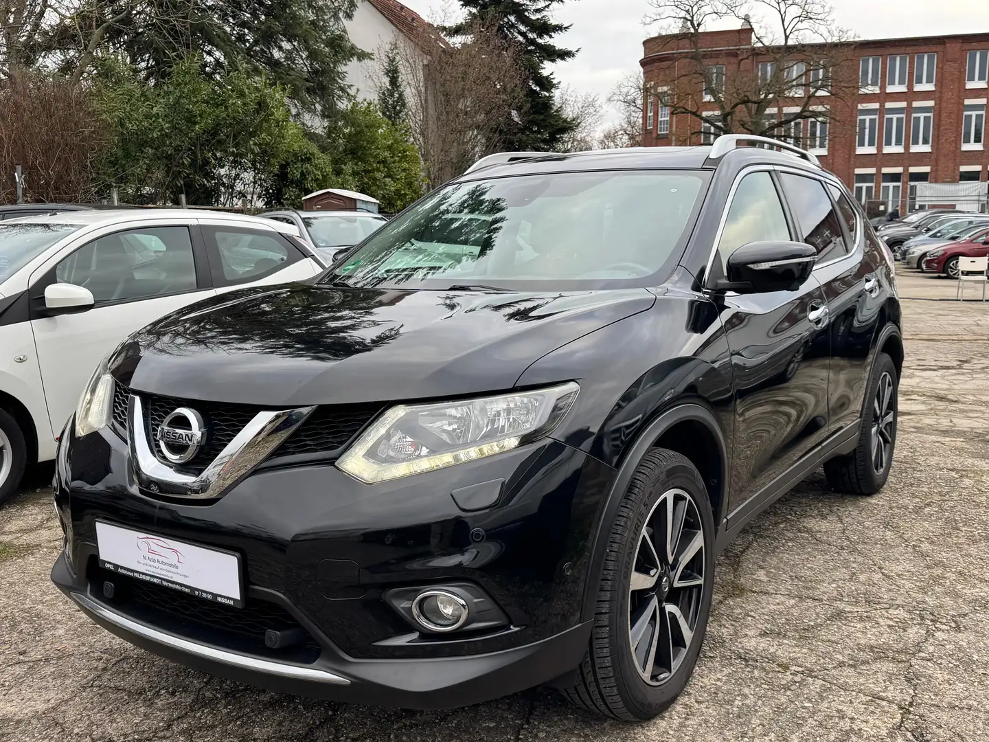 Nissan X-Trail 1.6 dCi Acenta*Panaromadach*PDC*AHK*Navi* Schwarz - 1