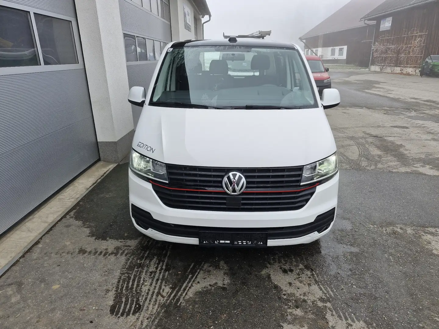Volkswagen T6.1 Multivan - 1