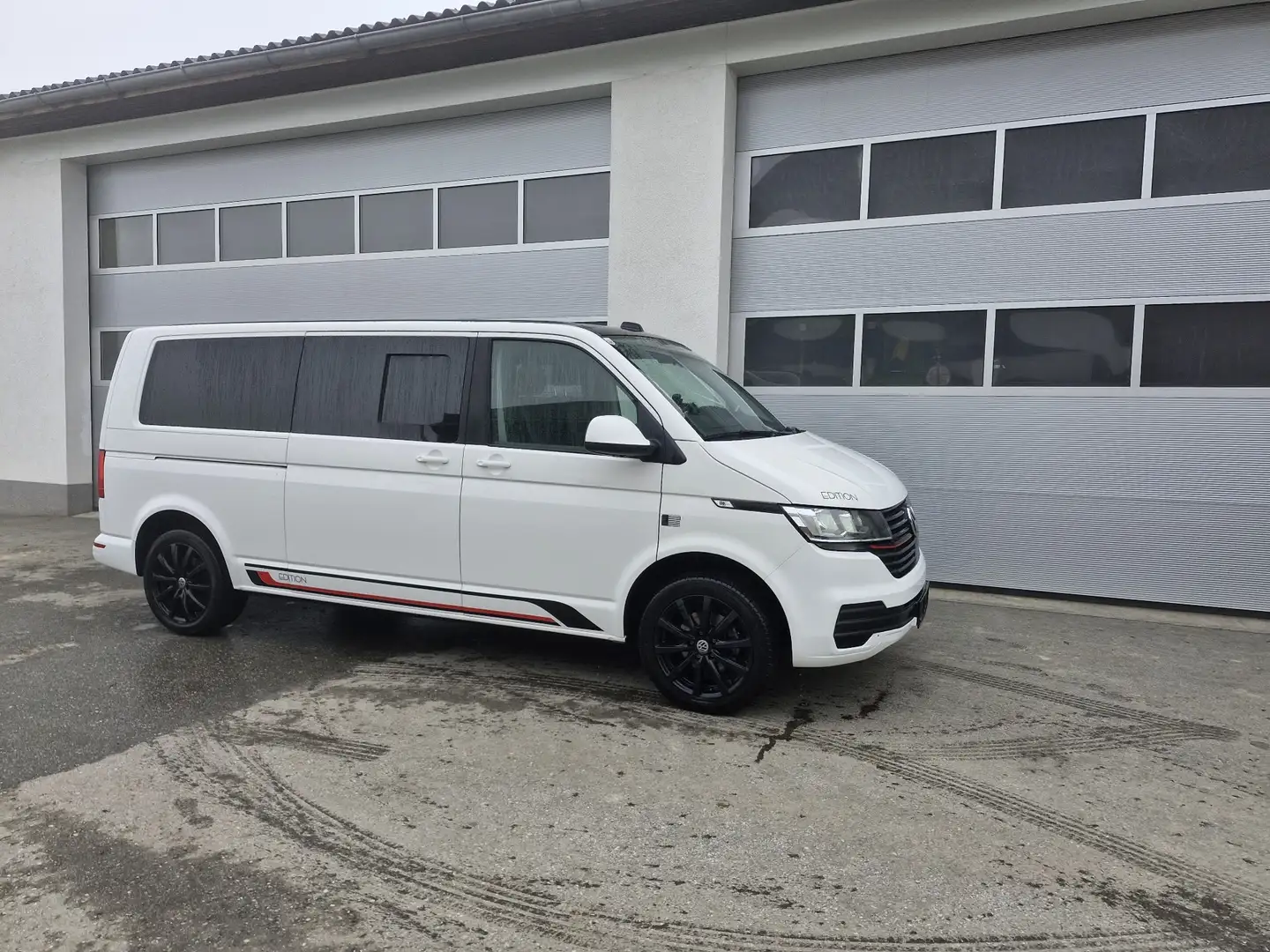 Volkswagen T6.1 Multivan - 1