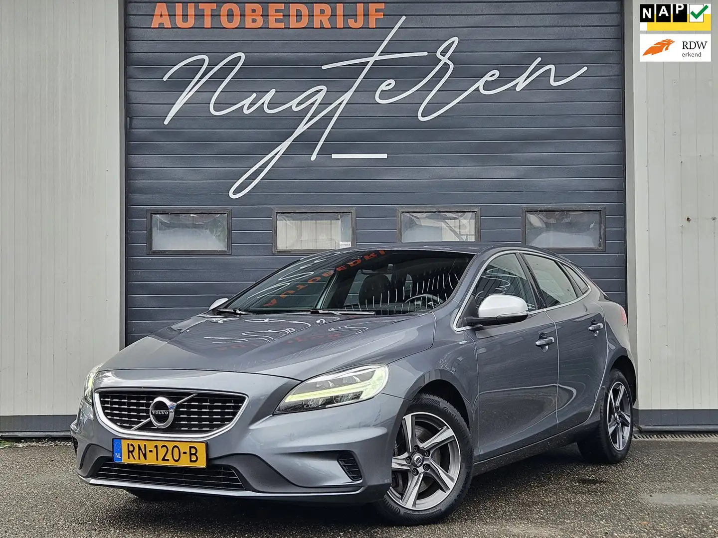 Volvo V40 2.0 D3 R-Design |Full Led|Navi|Zwarte hemel|Clima Gris - 1