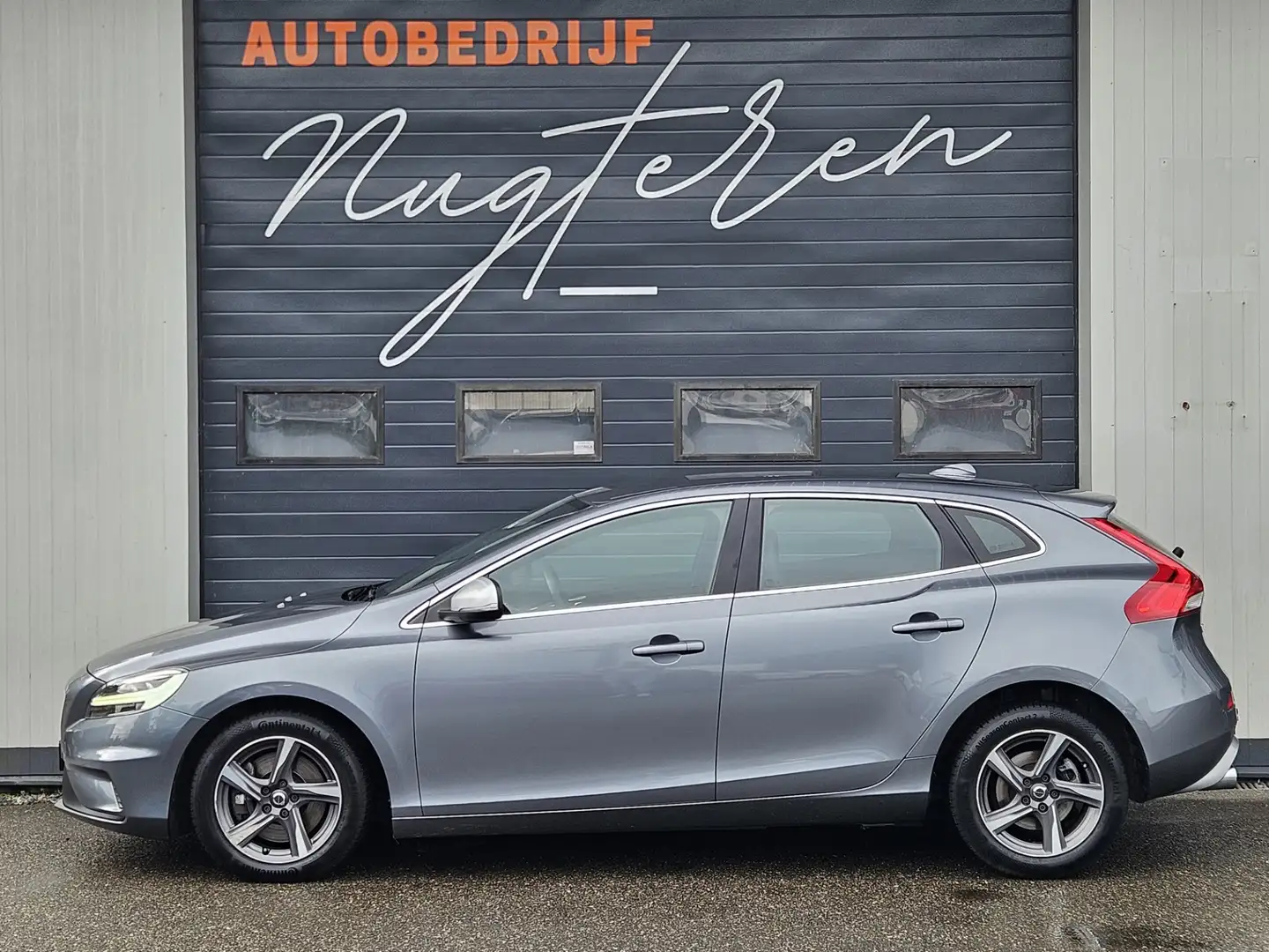 Volvo V40 2.0 D3 R-Design |Full Led|Navi|Zwarte hemel|Clima Gris - 2