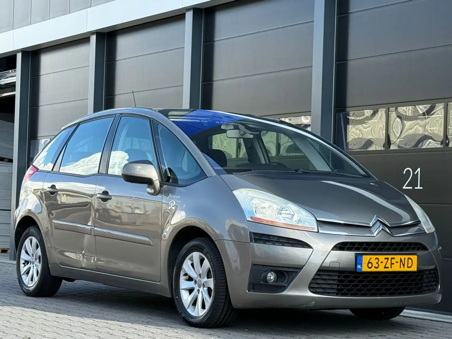Citroen C4 Picasso 1.6 HDI Pano AUTOMAAT Bruin - 2