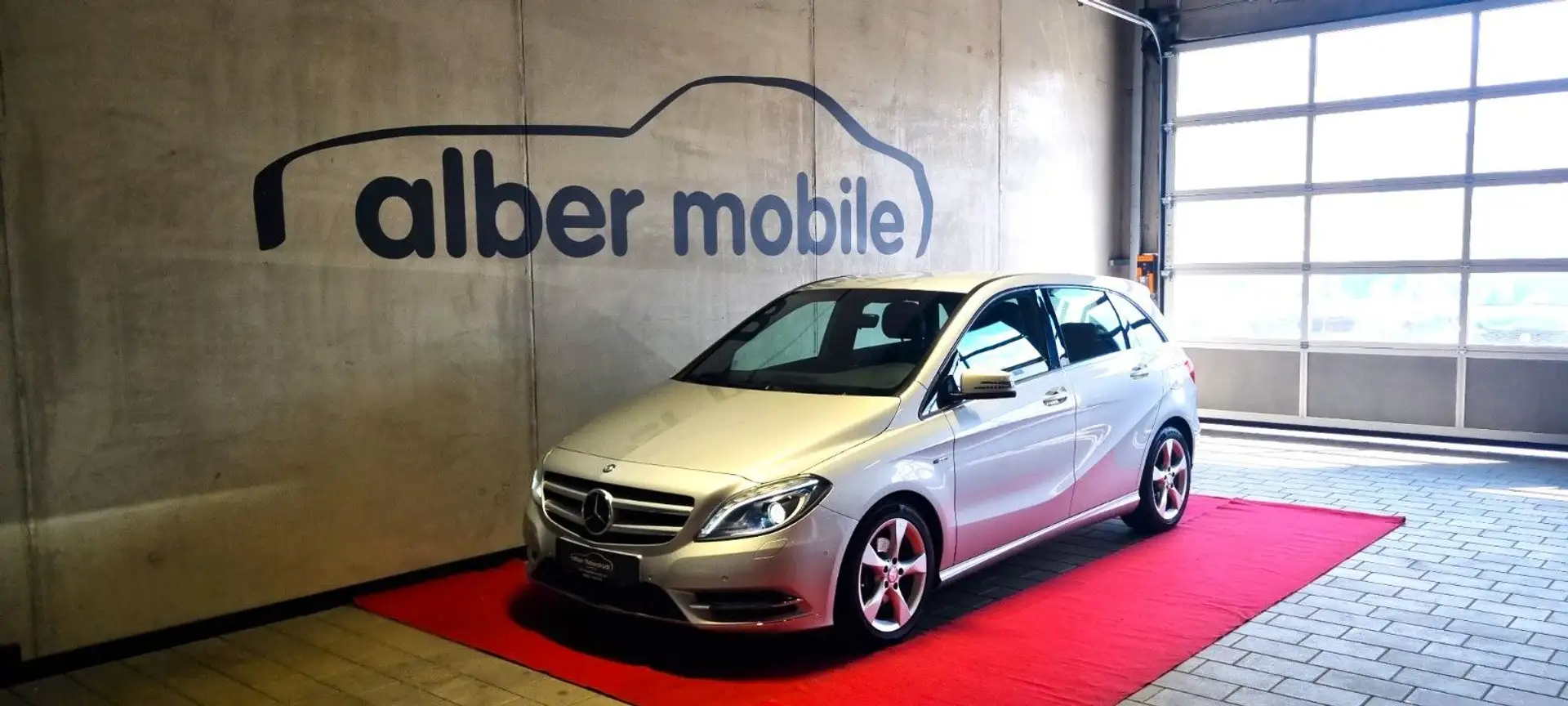 Mercedes-Benz B 180 orig. 25000km LED Navi PDC Bi Xenon Tempo Zilver - 1