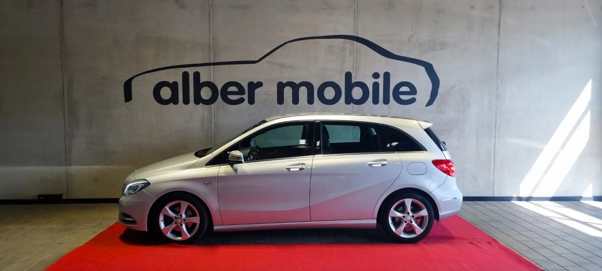 Mercedes-Benz B 180 orig. 25000km LED Navi PDC Bi Xenon Tempo Zilver - 2