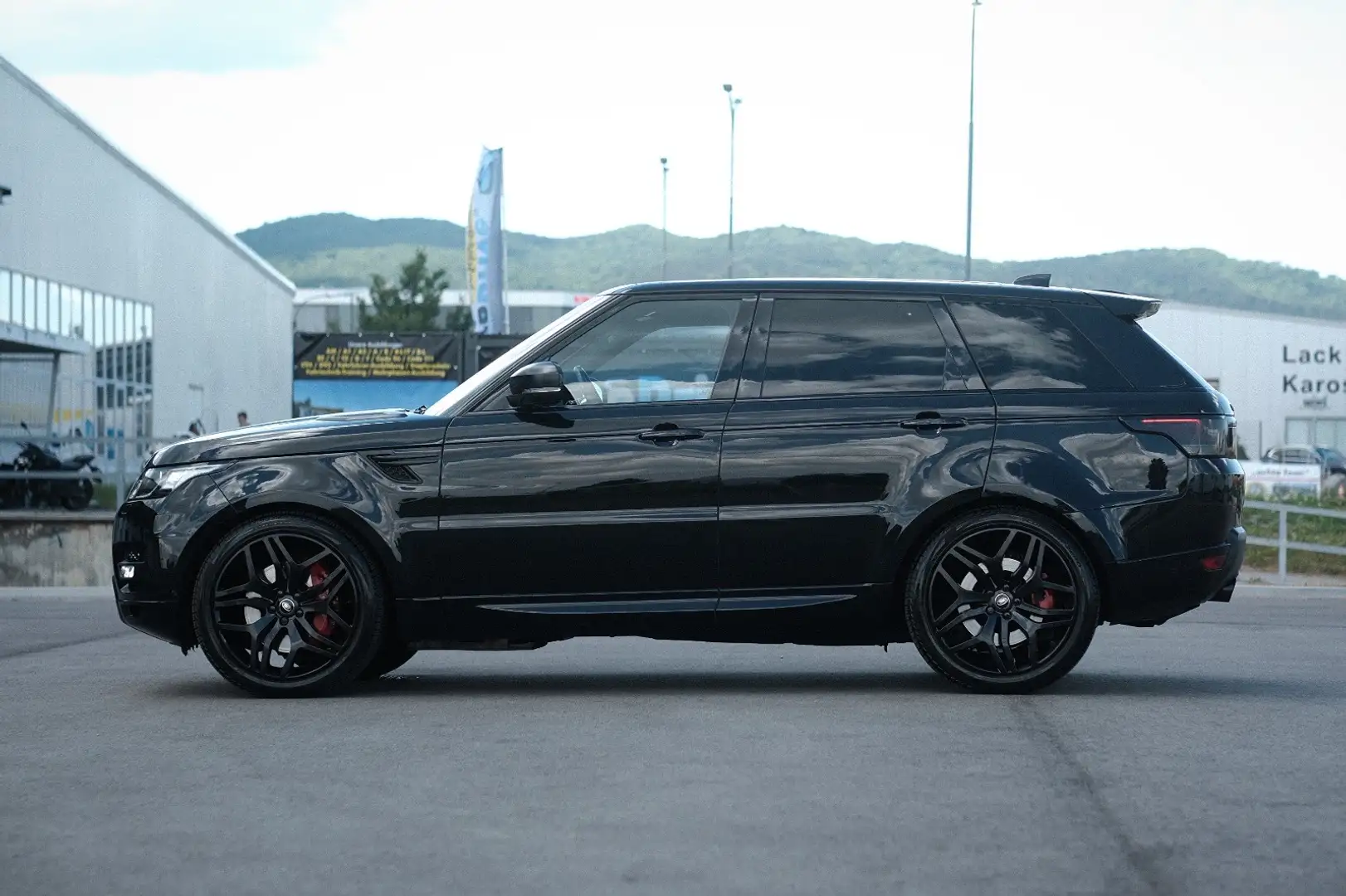 Land Rover Range Rover Sport 3,0 SDV6 HSE SVR Optik Schwarz - 1
