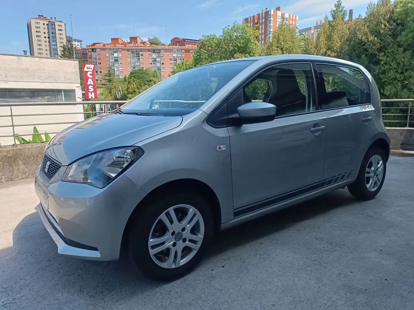 SEAT Mii 1.0 S&S Style Edition 75 Gris - 1