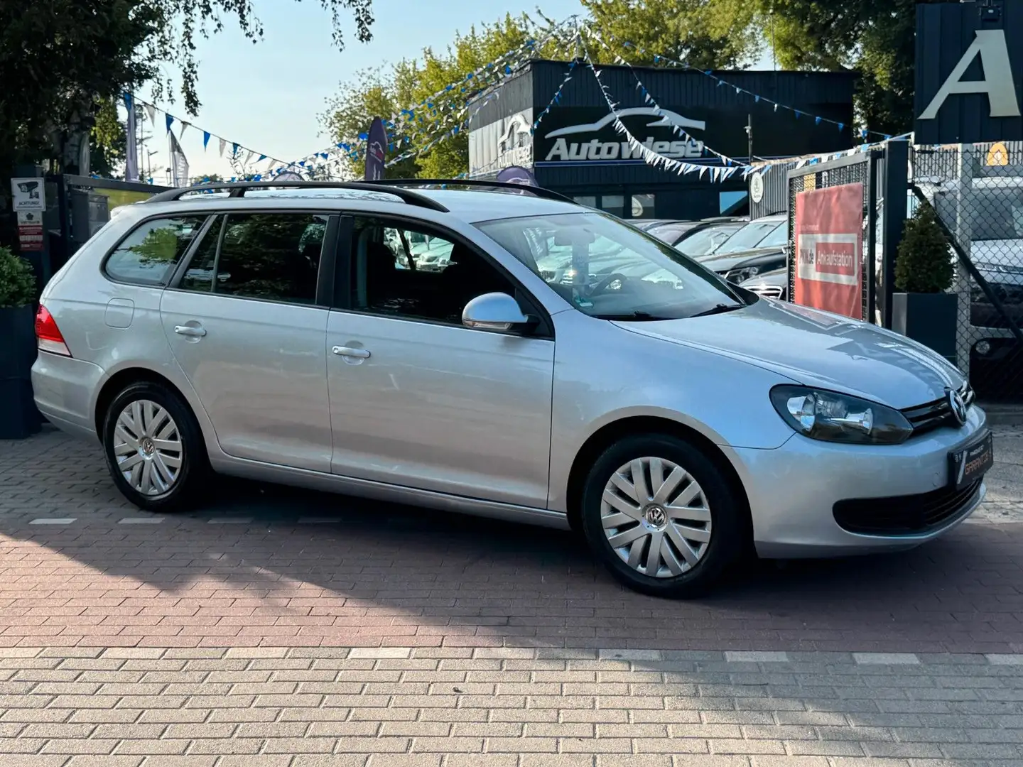 Volkswagen Golf VI 1.6 Variant*Carplay*Klima*Kamera*Navi* Silber - 1