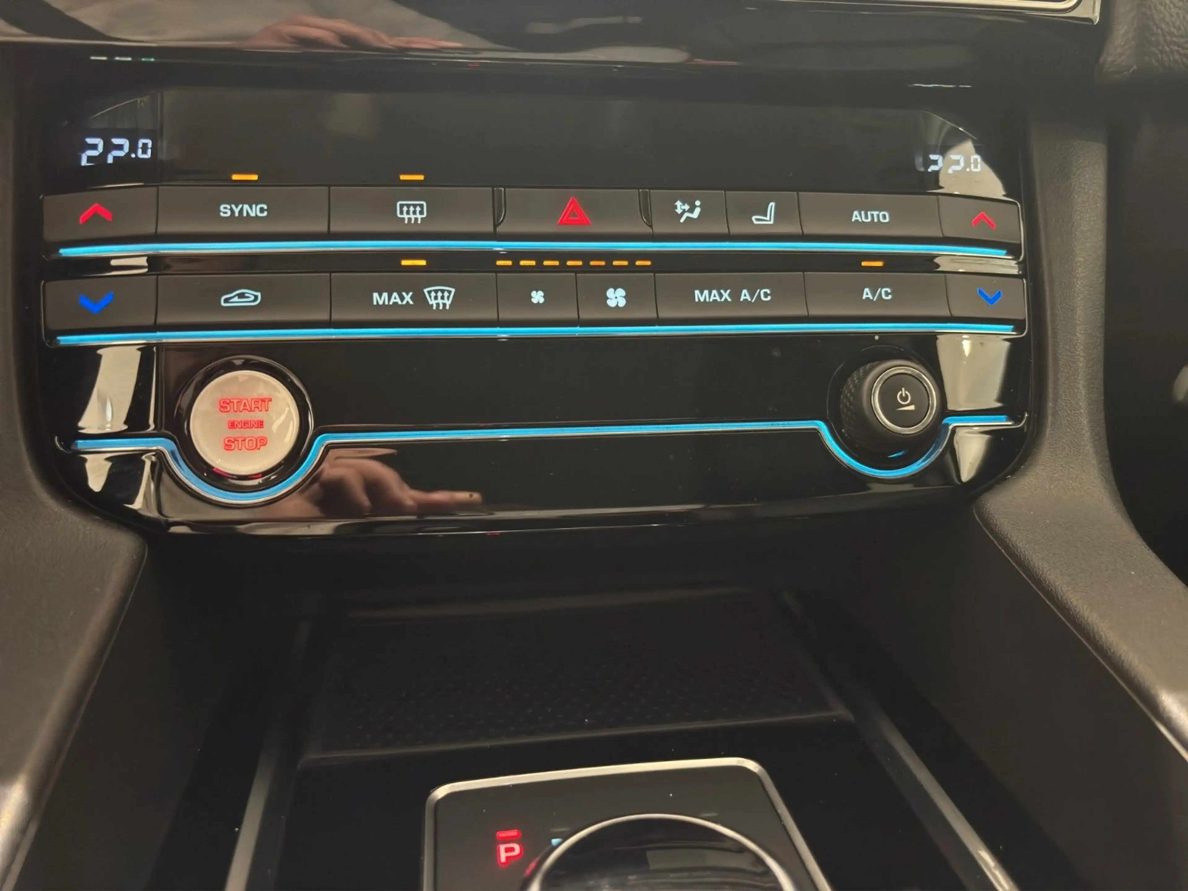 Jaguar F-Pace F-PACE Prestige AWD AUT. AHK LEDER NAV ACC SHZ — photo 15