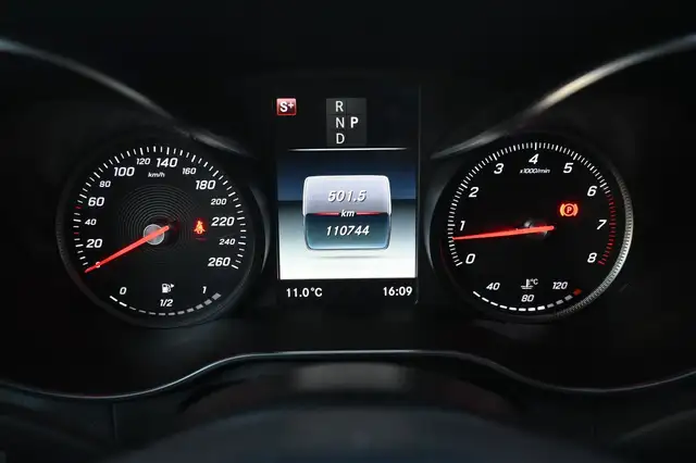Mercedes-Benz GLC view 16