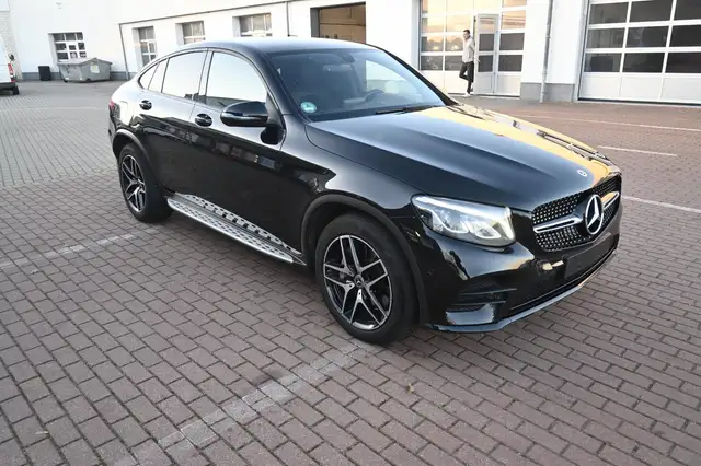 Mercedes-Benz GLC view 4