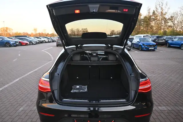 Mercedes-Benz GLC view 9