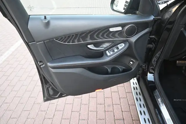 Mercedes-Benz GLC view 14