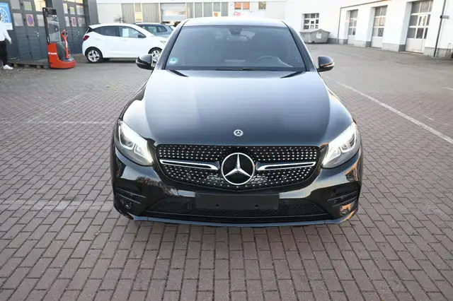 Mercedes-Benz GLC view 3
