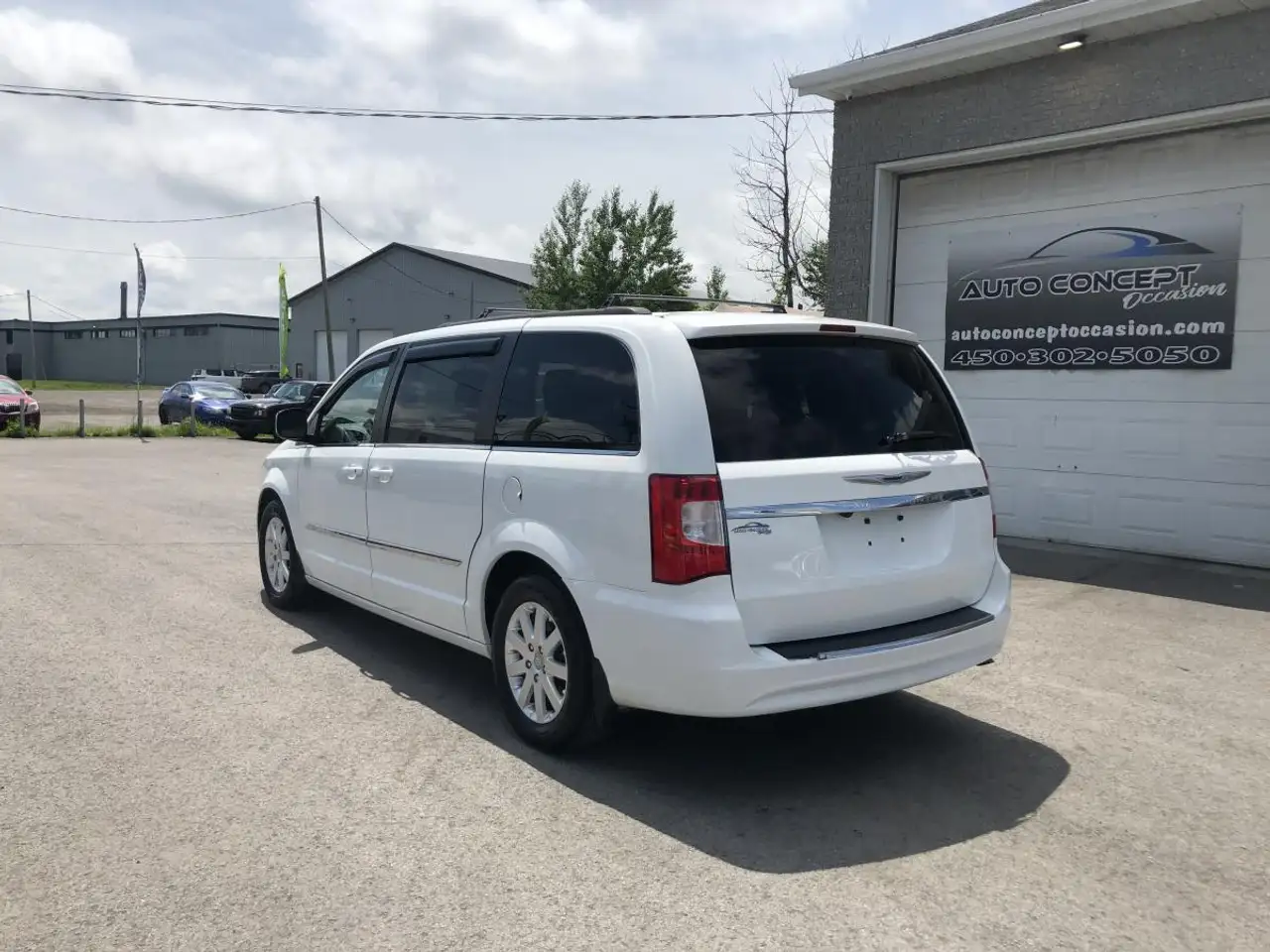 Chrysler Town & Country снимка Chrysler Town & Country