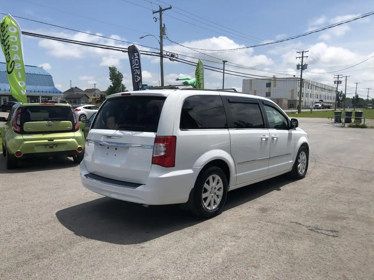 Chrysler Town & Country снимка Chrysler Town & Country