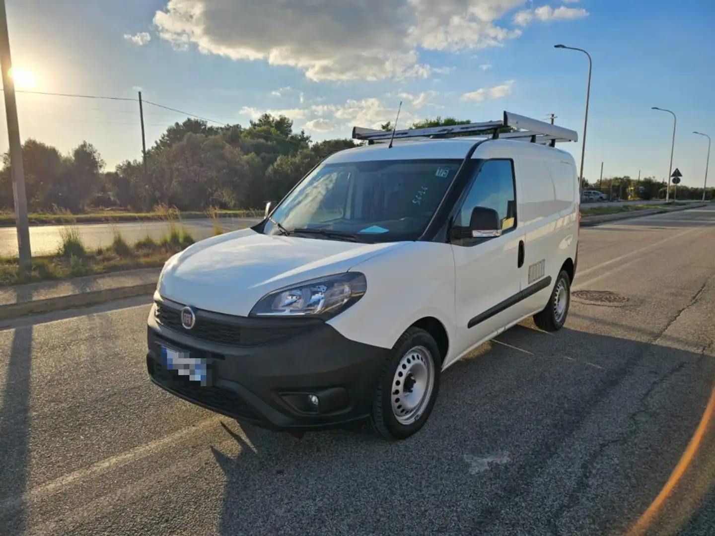 Fiat Doblo 1.6 MJT 105CV S&S PC CARGO ALLESTITO OFFICINA Blanc - 2
