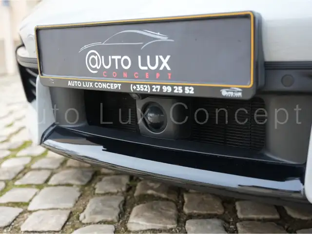 Porsche 911 view 11