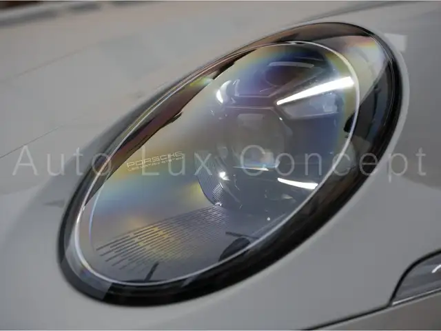 Porsche 911 view 13