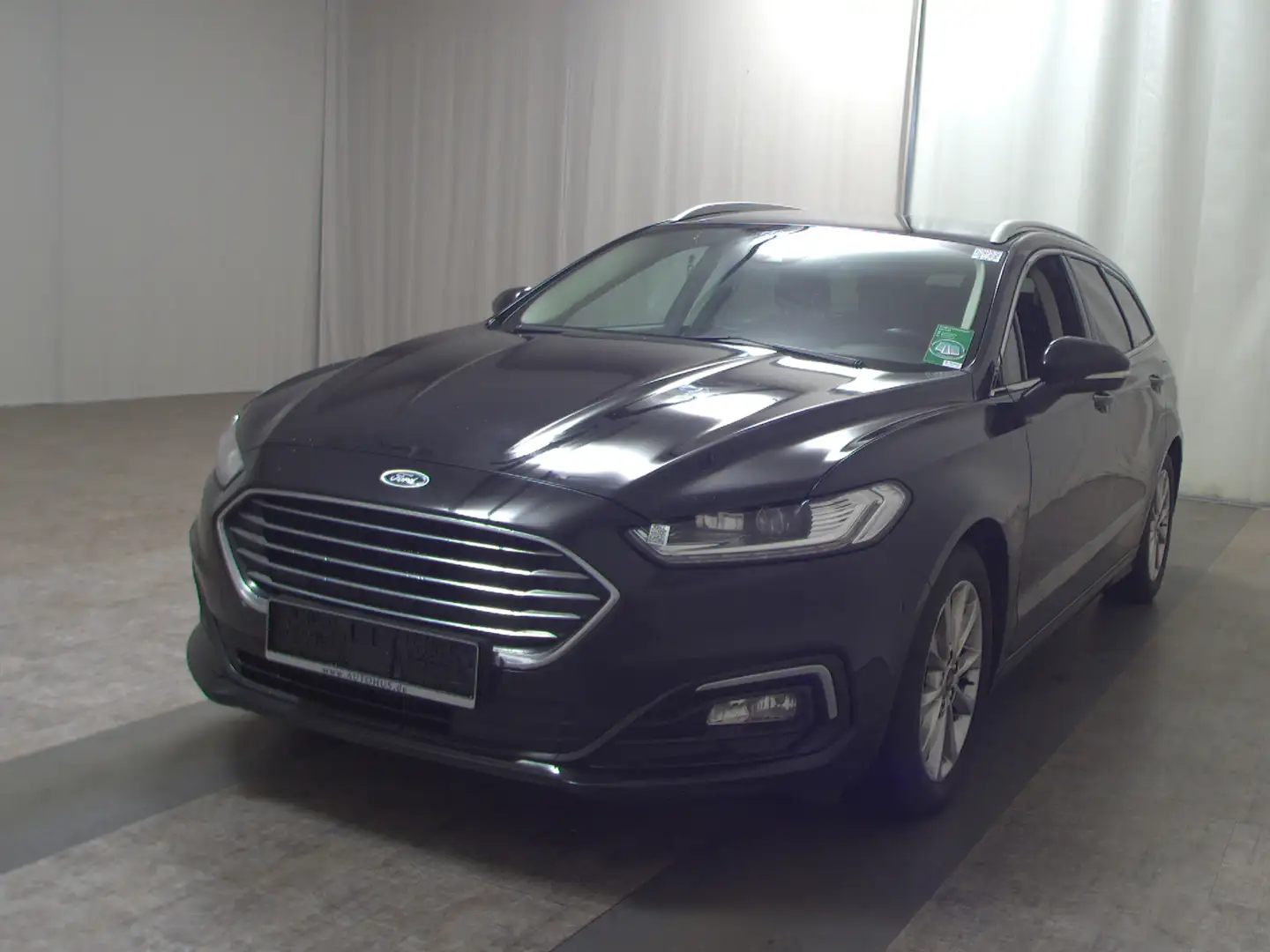 Ford Mondeo Turnier 2.0 EB Titanium Navi LED RFK SHZ Schwarz - 2