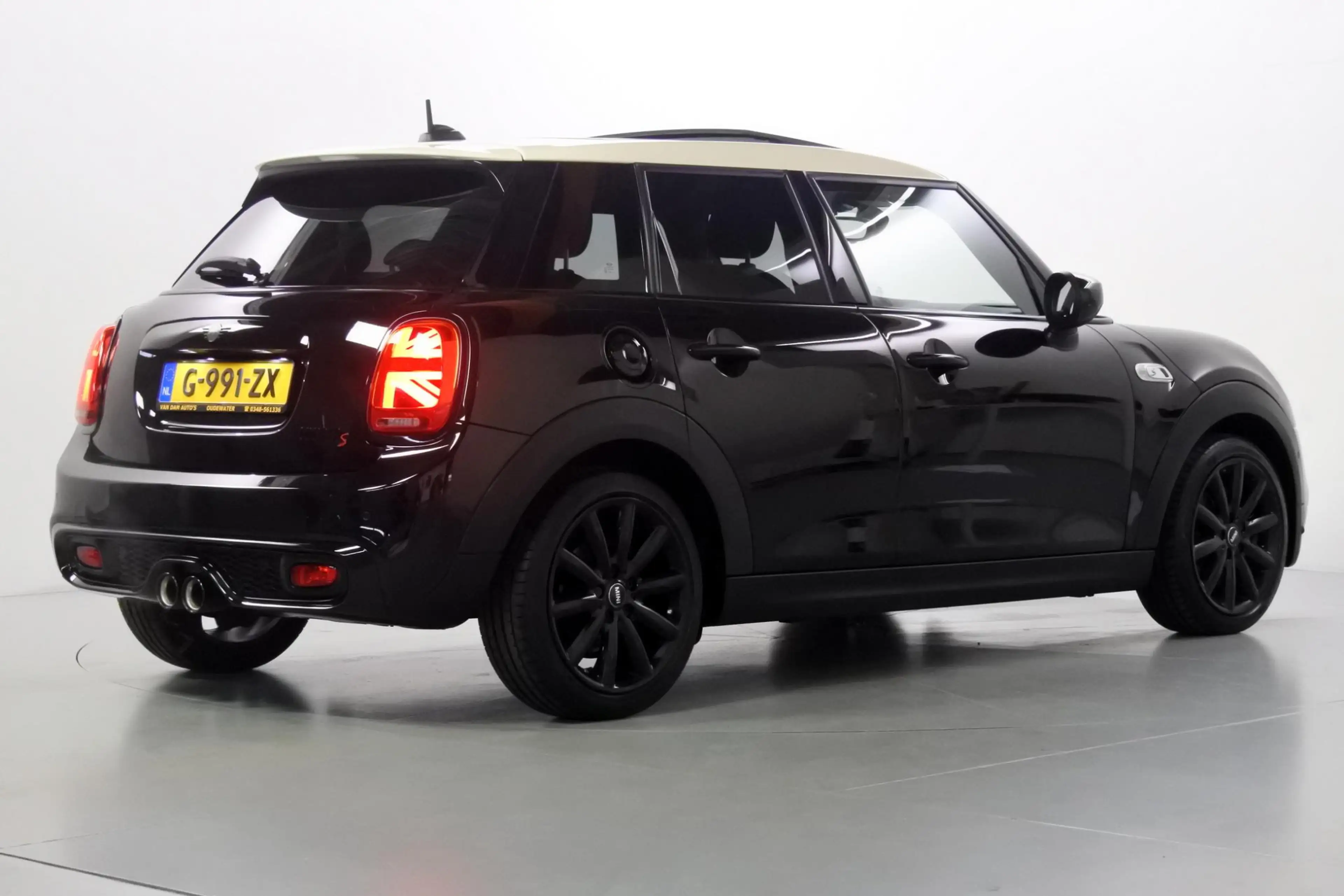 MINI Cooper S 5-Deurs 2.0 60 Years Edition NL auto NAP — photo 2