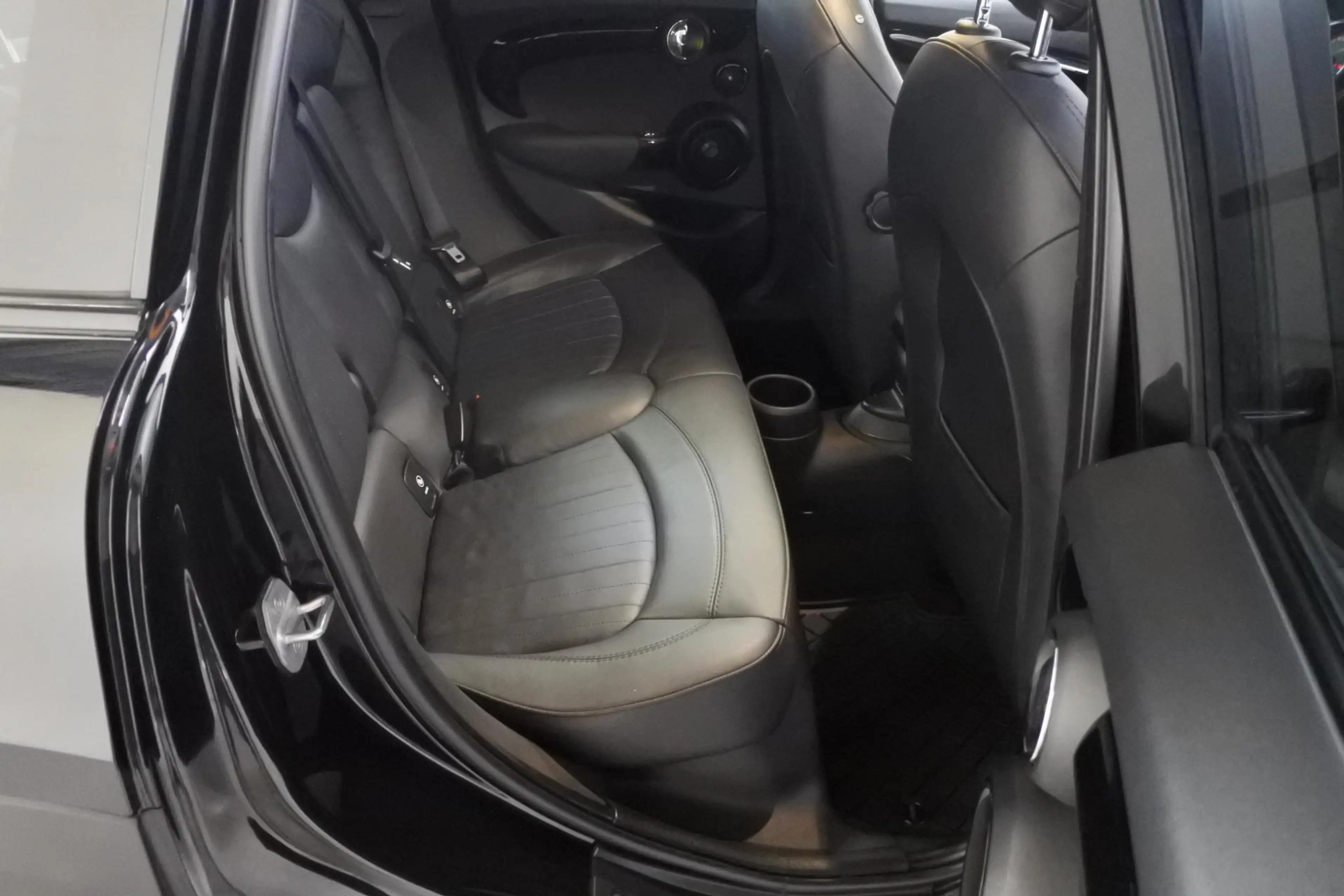 MINI Cooper S 5-Deurs 2.0 60 Years Edition NL auto NAP — photo 39