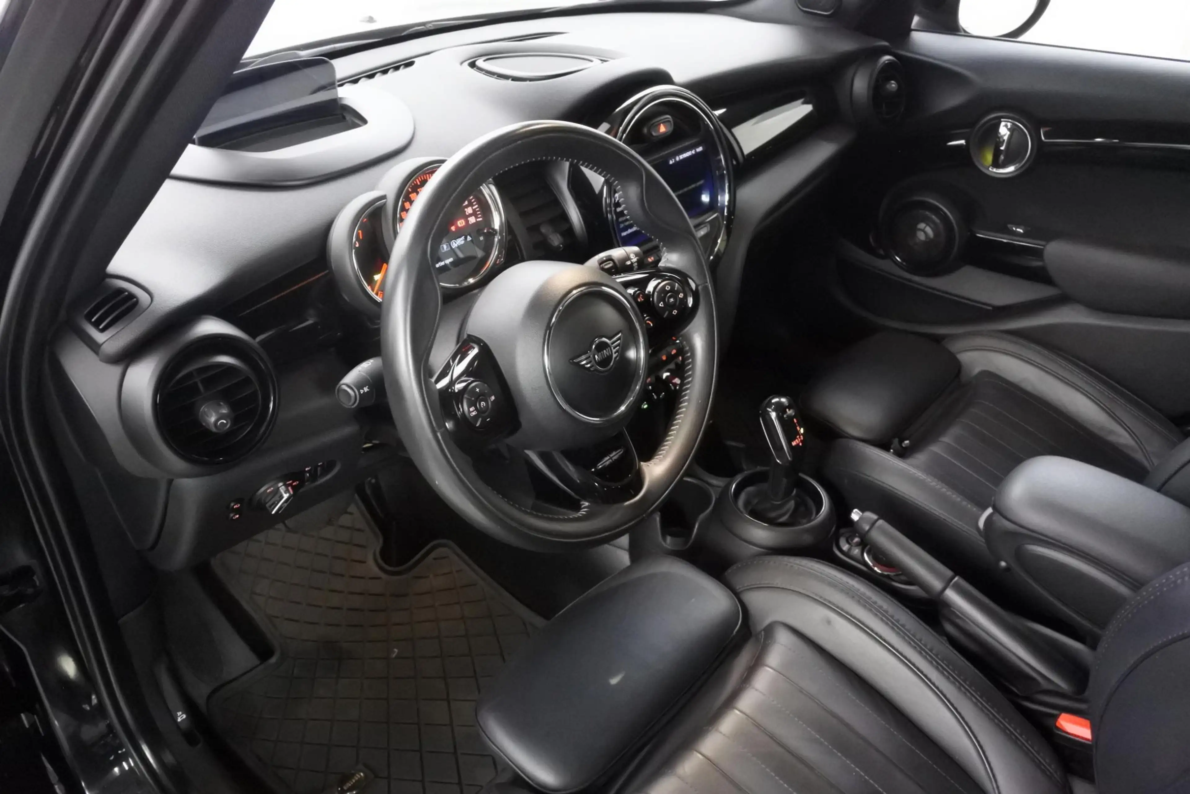 MINI Cooper S 5-Deurs 2.0 60 Years Edition NL auto NAP — photo 23