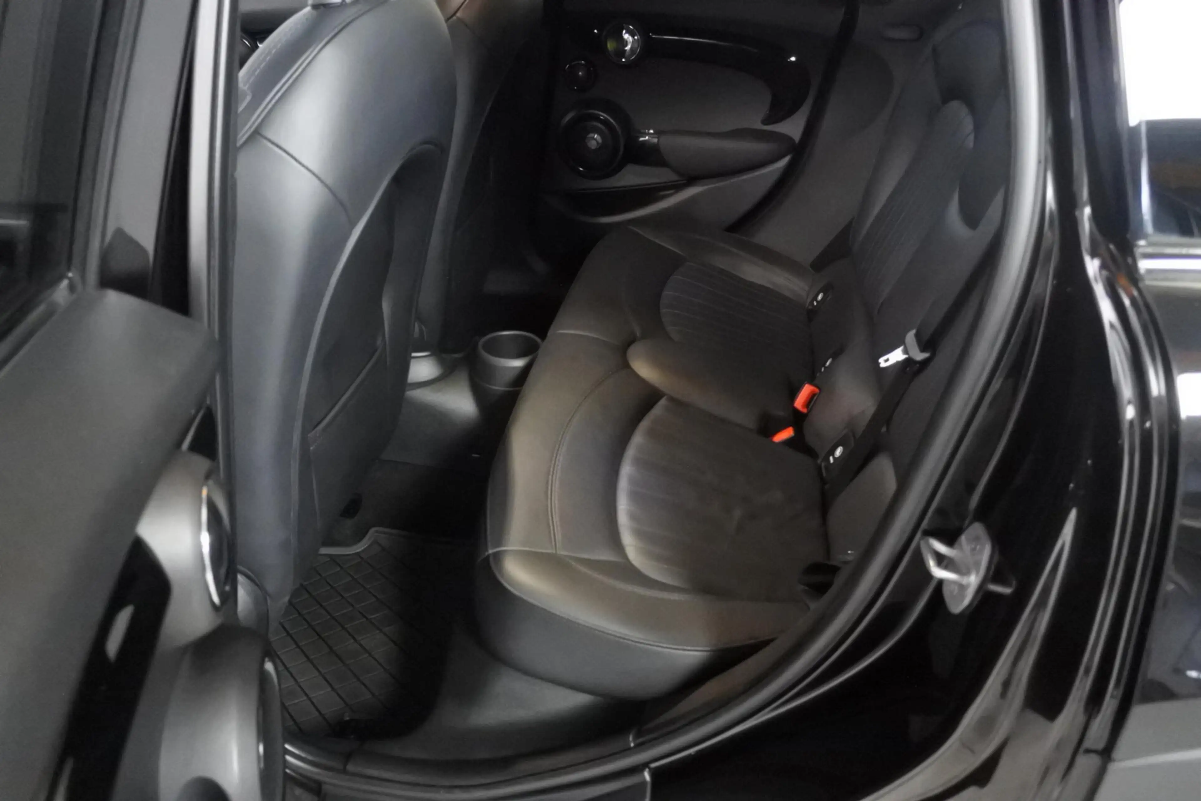 MINI Cooper S 5-Deurs 2.0 60 Years Edition NL auto NAP — photo 40