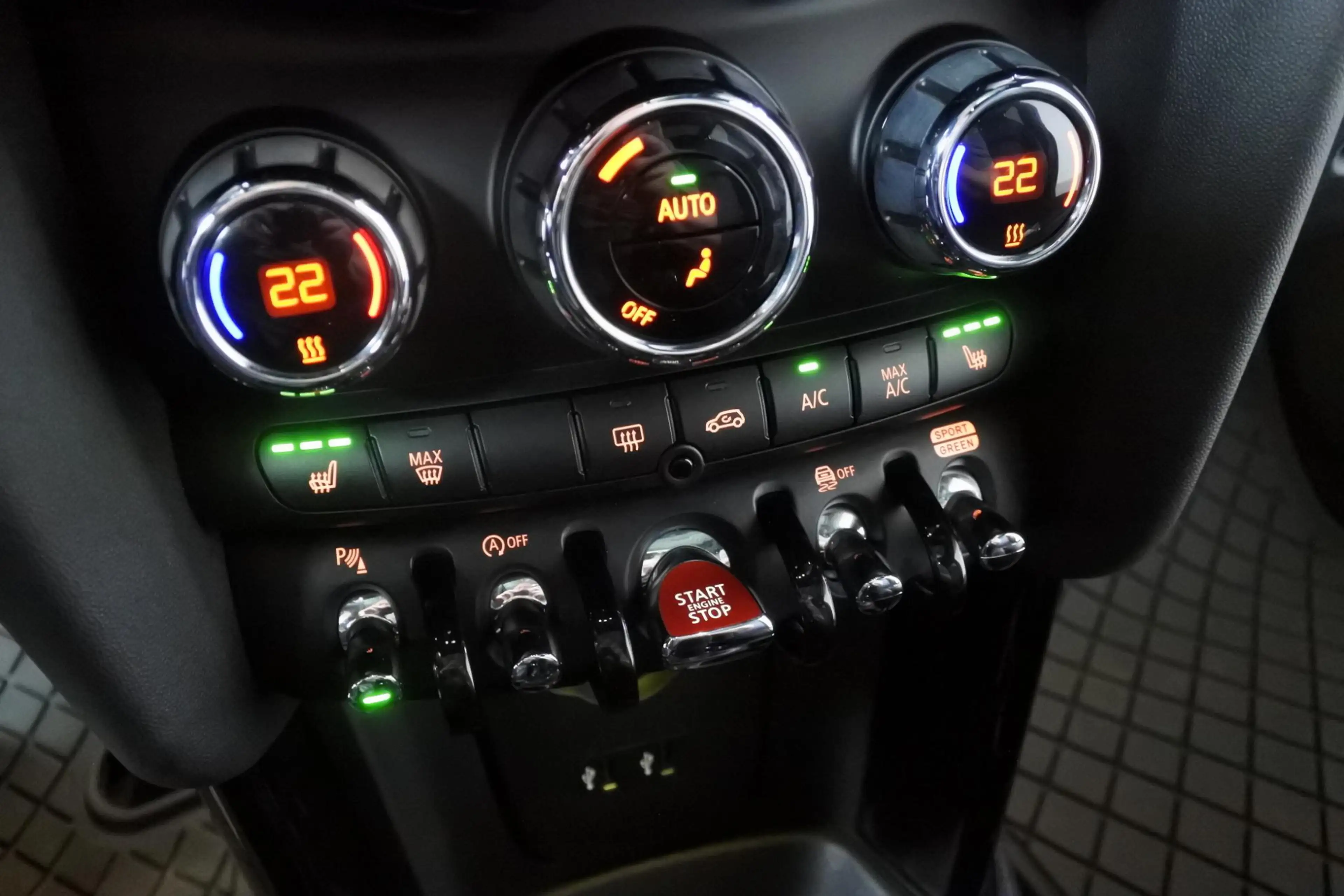 MINI Cooper S 5-Deurs 2.0 60 Years Edition NL auto NAP — photo 35