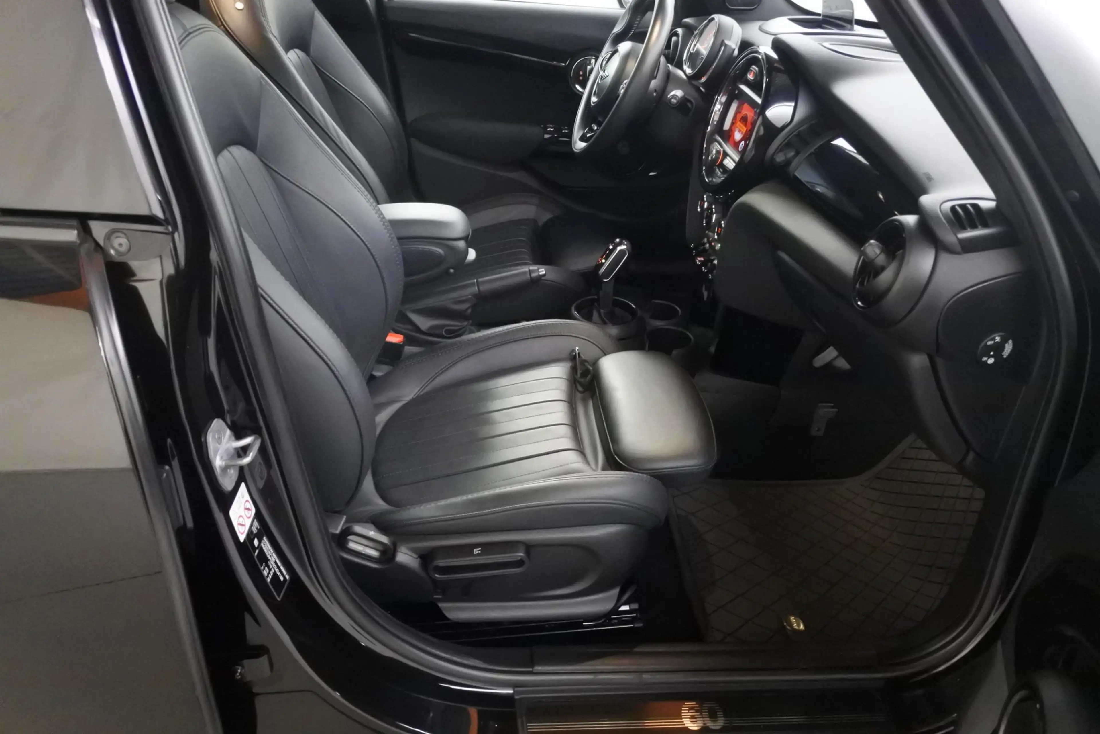 MINI Cooper S 5-Deurs 2.0 60 Years Edition NL auto NAP — photo 5